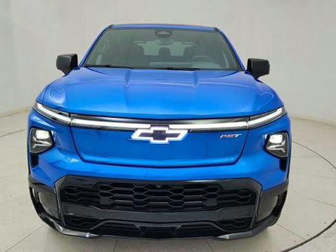 Used 2025 Chevrolet Silverado EV RST image 2