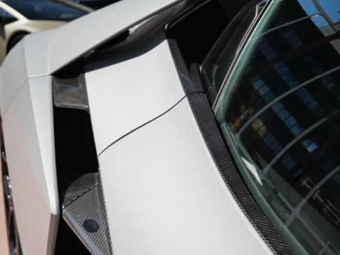 Used 2025 Lamborghini Revuelto AWD/4WD image 18