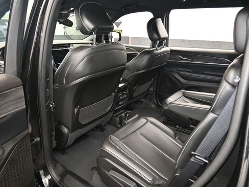 Used 2024 Jeep Grand Cherokee L Limited image 30