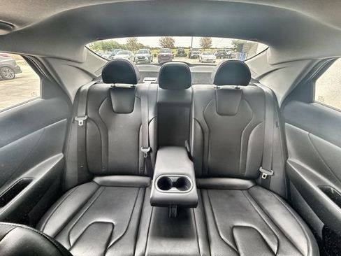 Used 2025 Hyundai Elantra Limited FWD image 23