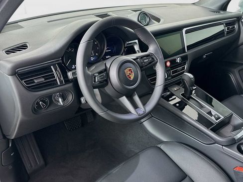 New 2026 Porsche Macan AWD/4WD image 4