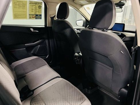 Used 2020 Ford Escape SE image 31