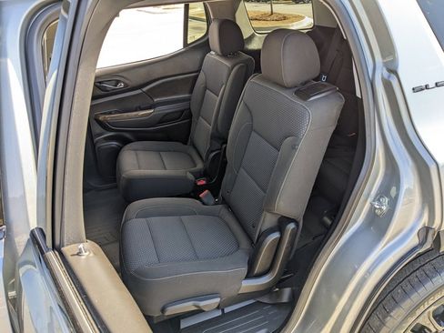 Used 2023 GMC Acadia SLE w/ Driver Convenience Package image 38