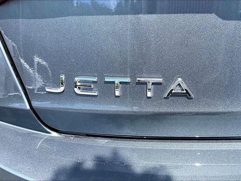 Used 2024 Volkswagen Jetta SE FWD image 10