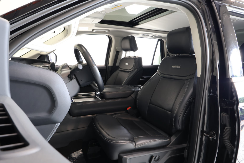 Used 2025 Ford Expedition Platinum AWD/4WD image 21