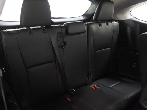 Used 2020 Toyota Highlander XLE image 15