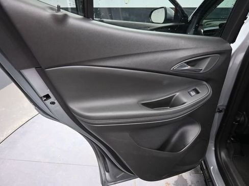 Used 2025 Buick Encore GX Preferred AWD/4WD image 18