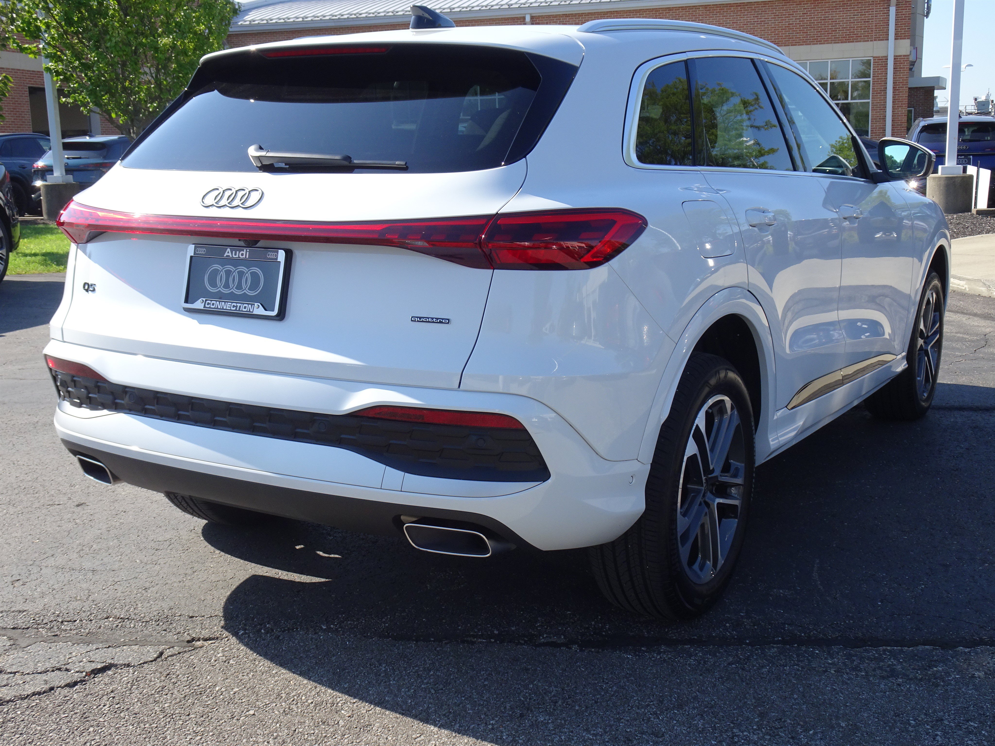 Certified 2025 Audi Q5 Premium Plus w/ Premium Plus AWD/4WD image 5