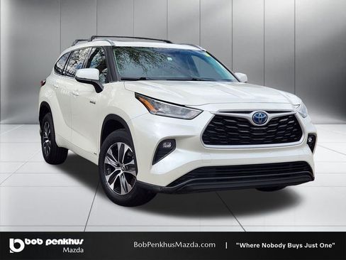 Used 2020 Toyota Highlander XLE image 1