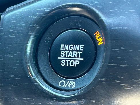 Used 2018 Jeep Grand Cherokee Limited AWD/4WD image 17