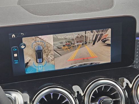 New 2026 Mercedes-Benz GLB 250 4MATIC image 23