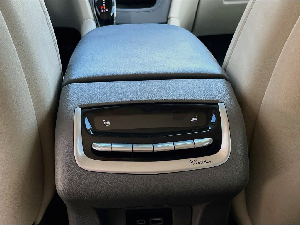 Used 2023 Cadillac XT6 Premium Luxury w/ Technology Package AWD/4WD image 27