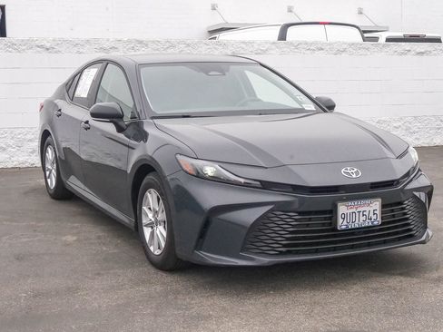 Used 2025 Toyota Camry LE FWD image 3