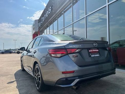 Used 2025 Nissan Sentra SR FWD image 2