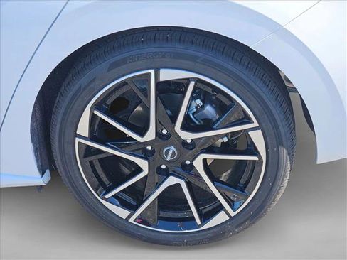 New 2025 Nissan Sentra SR image 9