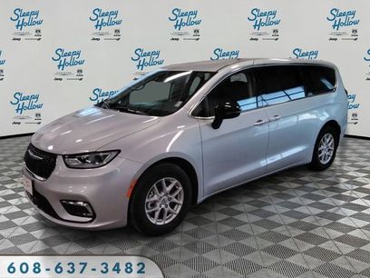 Used 2024 Chrysler Pacifica Touring-L
