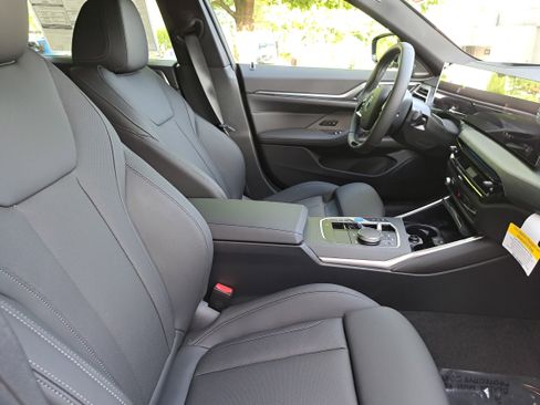New 2025 BMW i4 eDrive40 w/ Premium Package image 10
