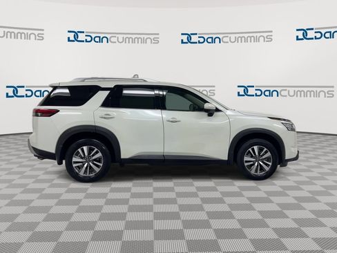 Used 2023 Nissan Pathfinder SL image 9