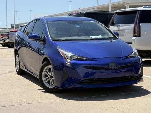 Used 2016 Toyota Prius Three w/ Advanced Technology Package FWD image 2