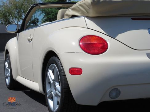 Used 2004 Volkswagen Beetle GLS FWD image 25