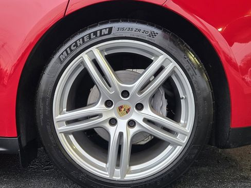 Used 2020 Porsche Panamera image 8