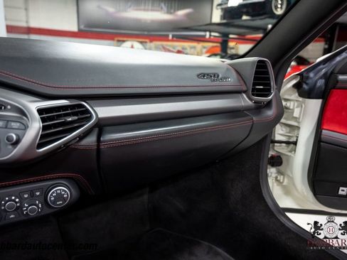 Used 2014 Ferrari 458 Spider image 25