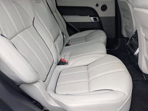 Used 2016 Land Rover Range Rover Sport HSE image 19