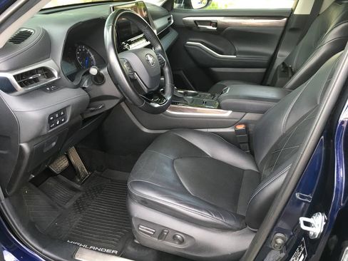 Used 2021 Toyota Highlander Platinum AWD/4WD image 22