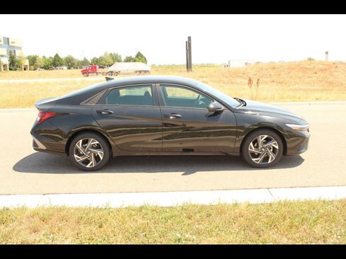 New 2025 Hyundai Elantra Sport w/ Cargo Package image 6