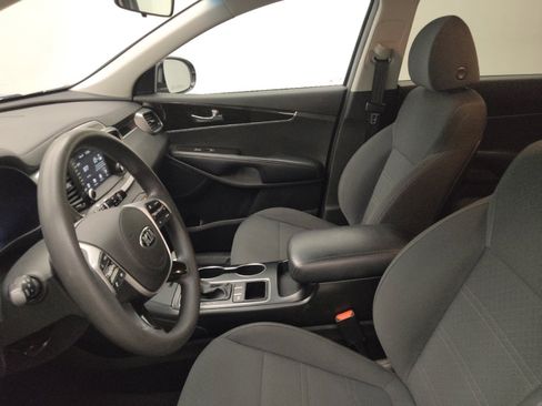 Used 2020 Kia Sorento LX image 17