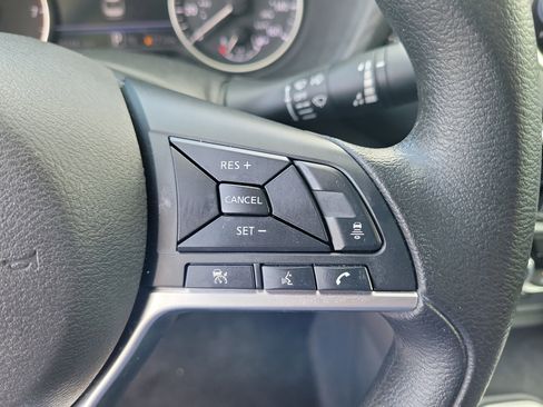 Certified 2025 Nissan Sentra SV FWD image 18