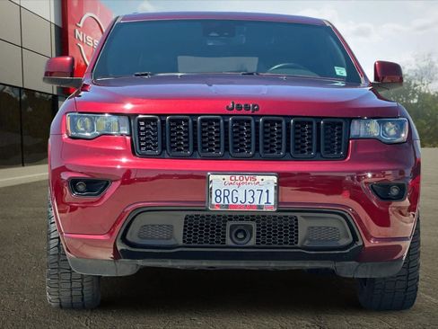 Used 2020 Jeep Grand Cherokee Altitude AWD/4WD image 11