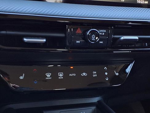 New 2026 Nissan Kicks SR w/ Cold Weather Package image 20