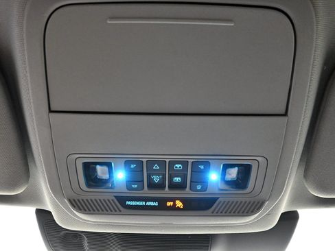 Used 2021 Ford Explorer XLT w/ Equipment Group 202A AWD/4WD image 21