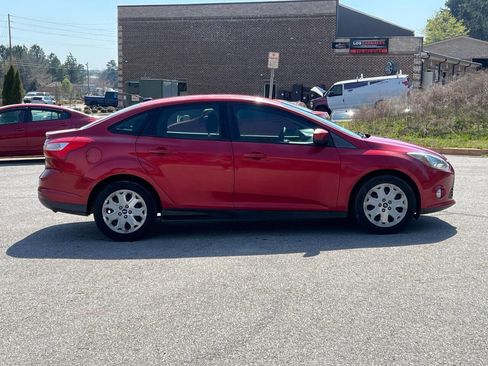 Used 2012 Ford Focus SE image 4