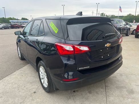 Used 2021 Chevrolet Equinox LS w/ LS Convenience Package image 7