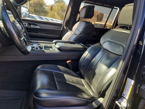 Used 2023 Jeep Grand Wagoneer Series II image 19