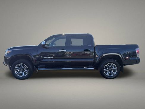 Used 2018 Toyota Tacoma Limited image 2