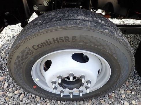 New 2026 Ford F550 4x4 Regular Cab Super Duty image 11