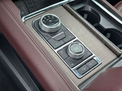 Used 2024 Ford Expedition Limited image 29