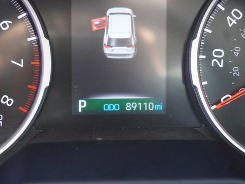 Used 2021 Toyota RAV4 XLE FWD image 9