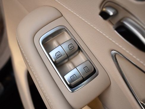 Used 2018 Mercedes-Benz S 560 4MATIC Sedan image 49