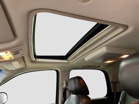 Used 2012 Chevrolet Tahoe LTZ AWD/4WD image 21