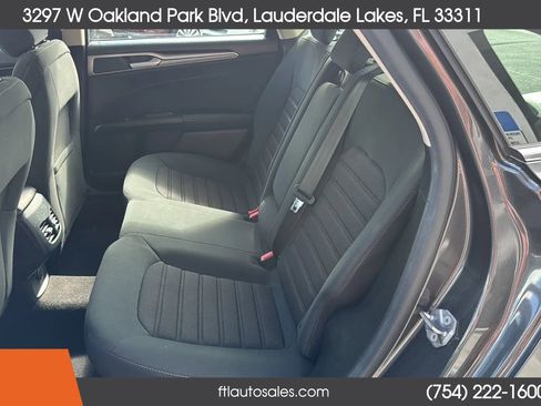 Used 2020 Ford Fusion SE image 28