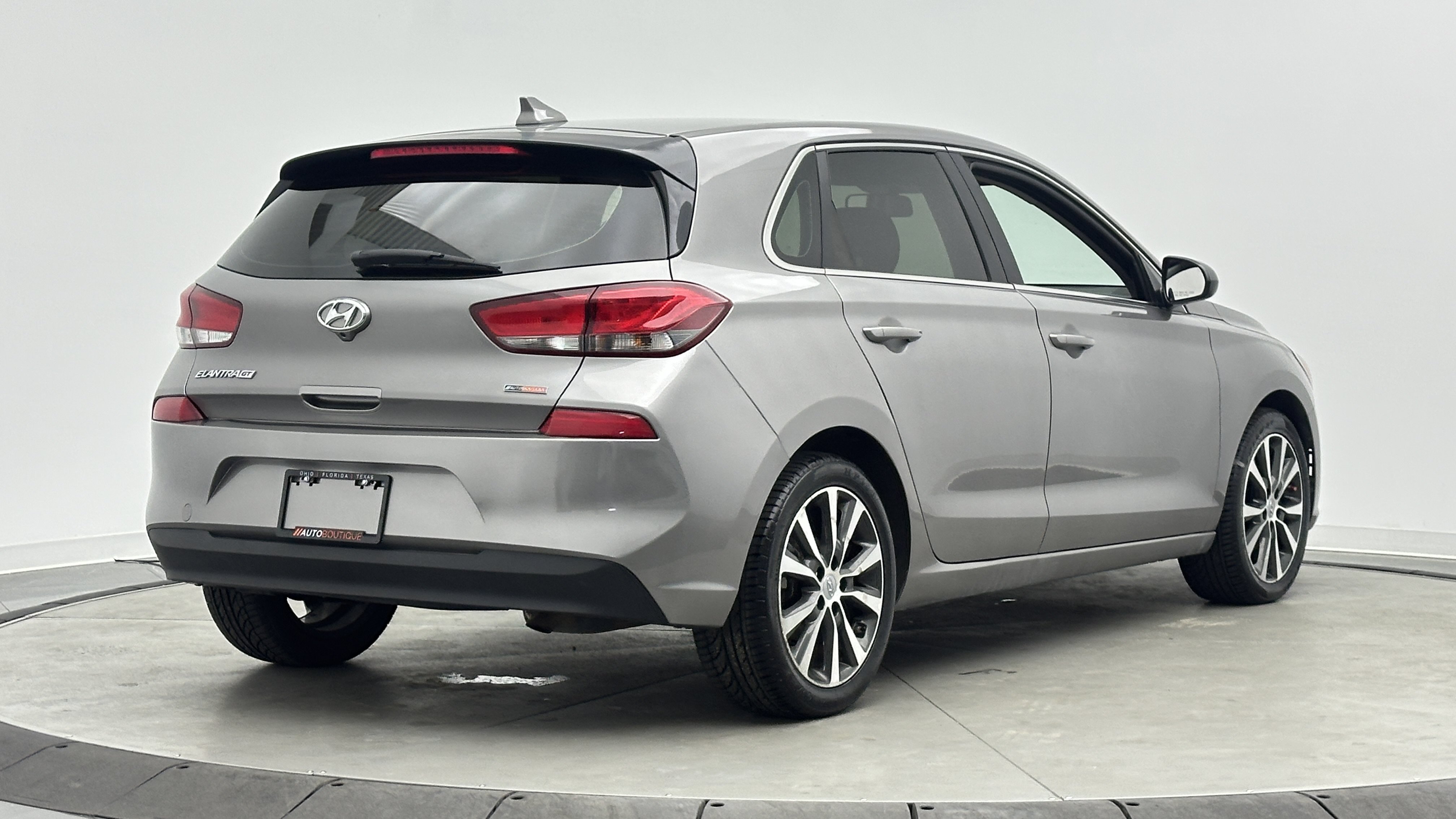 Used 2020 Hyundai Elantra GT FWD image 7