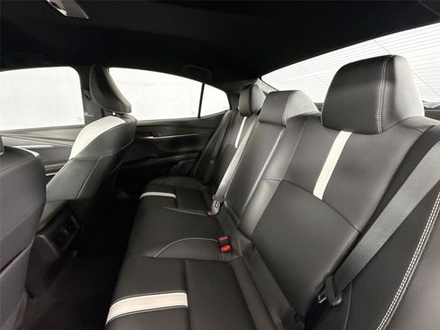 Used 2025 Toyota Camry SE FWD image 28