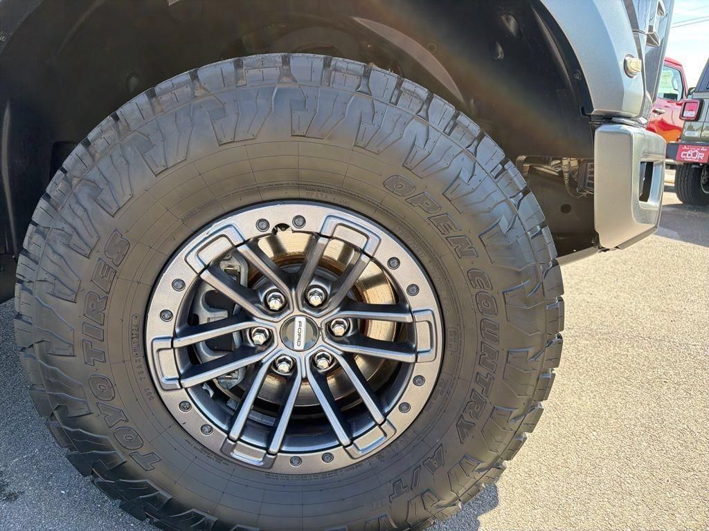 Used 2020 Ford F150 Raptor w/ Equipment Group 802A Luxury AWD/4WD image 16