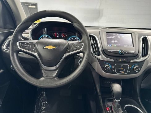 Certified 2022 Chevrolet Equinox LS w/ Driver Confidence II Package AWD/4WD image 9