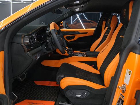 Used 2023 Lamborghini Urus Performante AWD/4WD image 23
