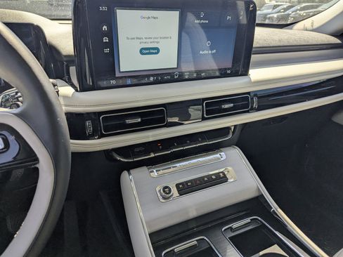 Certified 2025 Lincoln Aviator Reserve w/ Illumination Package RWD image 11